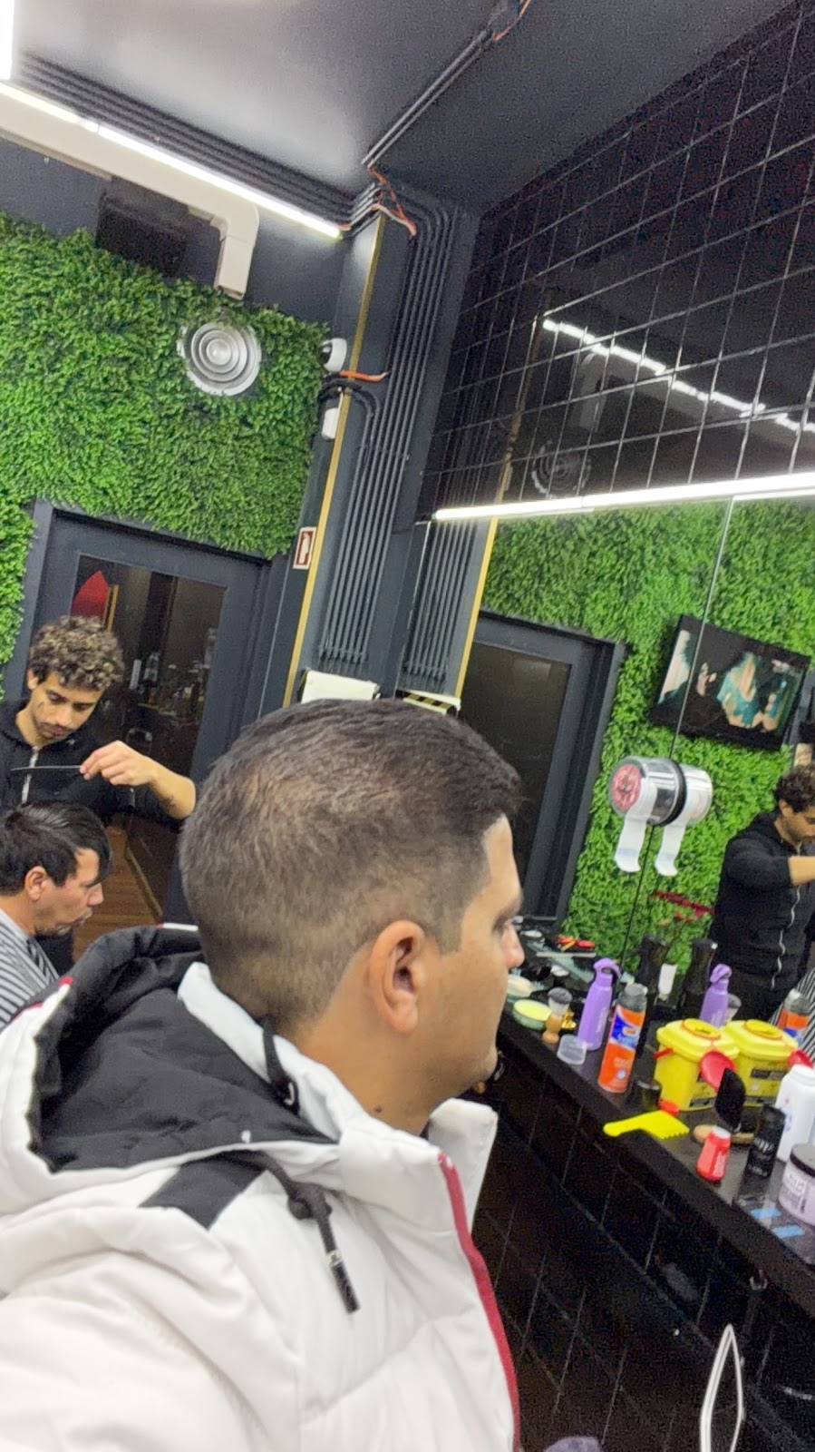 Interior da barbearia