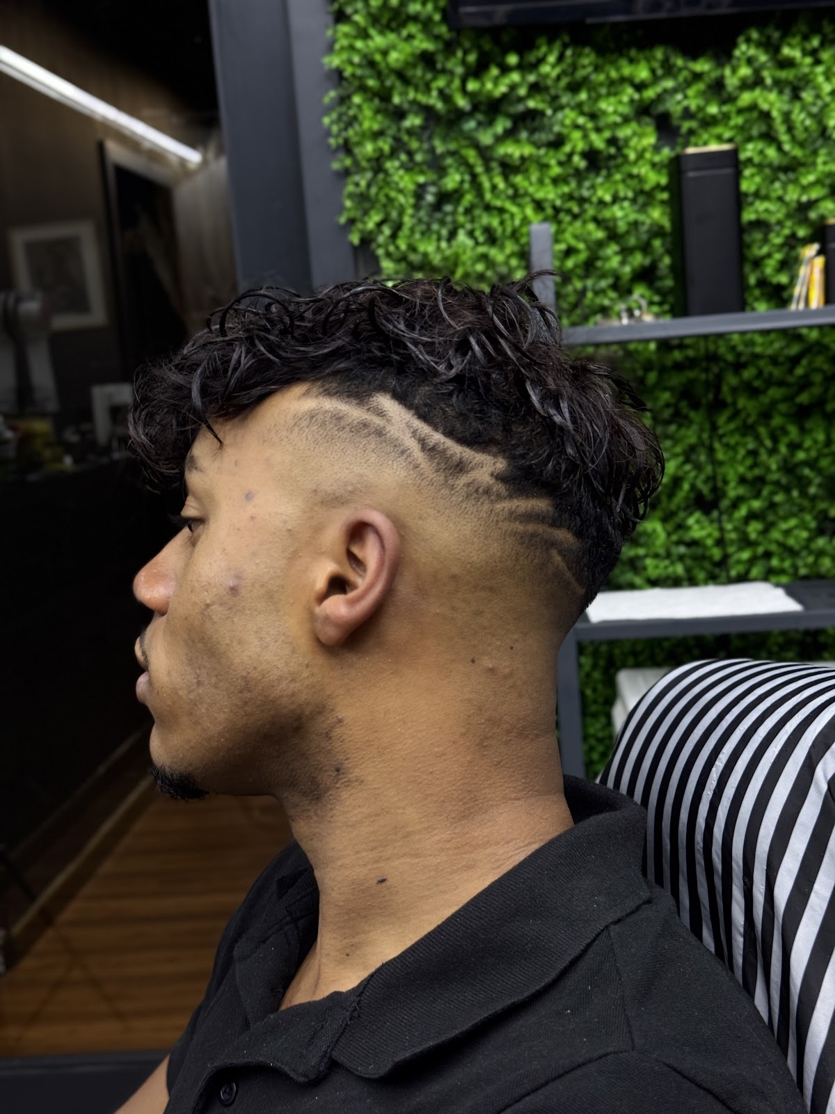 Detalhe de corte degradê com risco